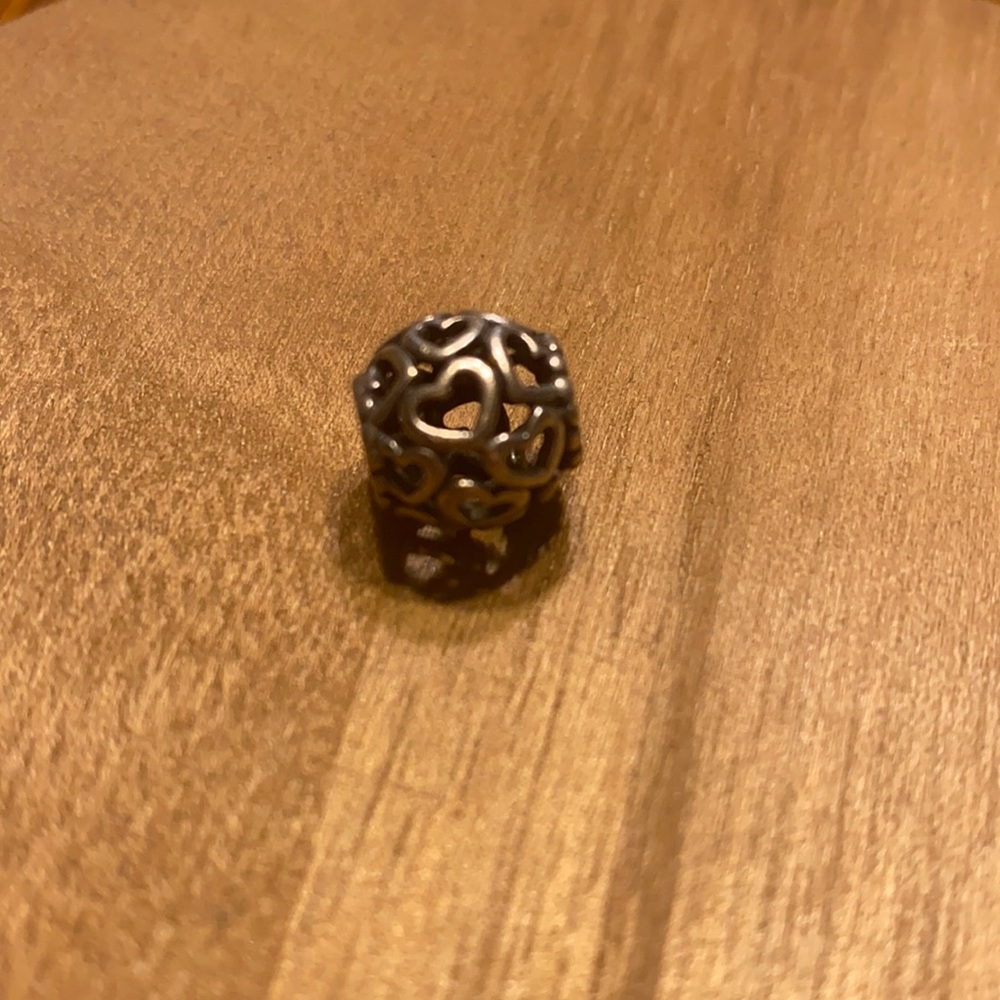 Pandora Open your heart charm